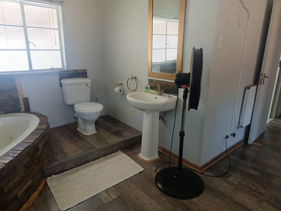 4 Bedroom Property for Sale in Rhodesdene Northern Cape